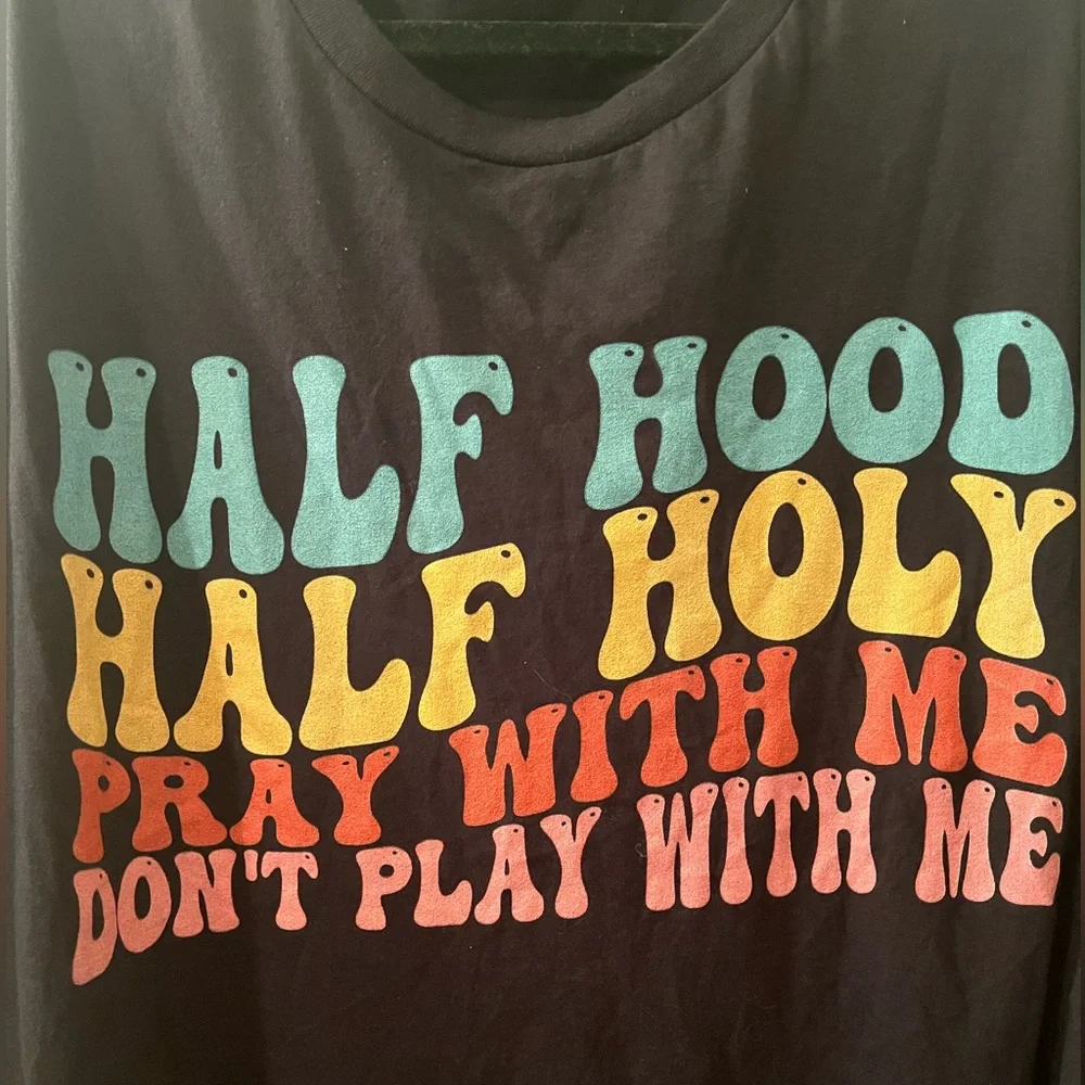 3XLT Unisex Amazon Black Tee with Vibrant Text - Picture 1 of 5